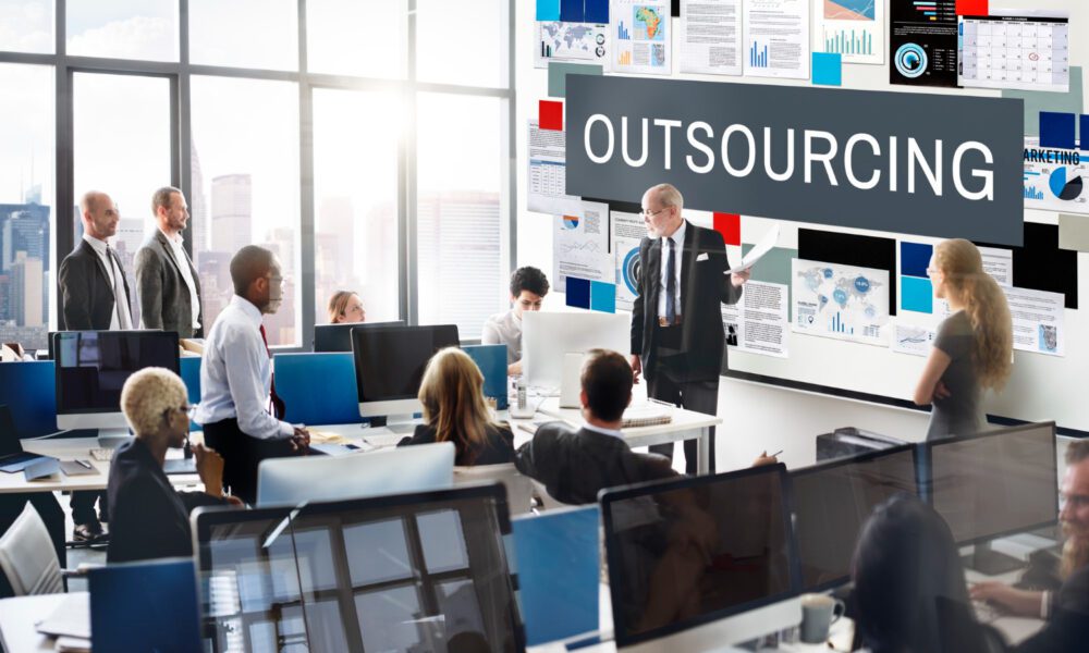 The Pros and Cons of Offshore Outsourcing Explained
